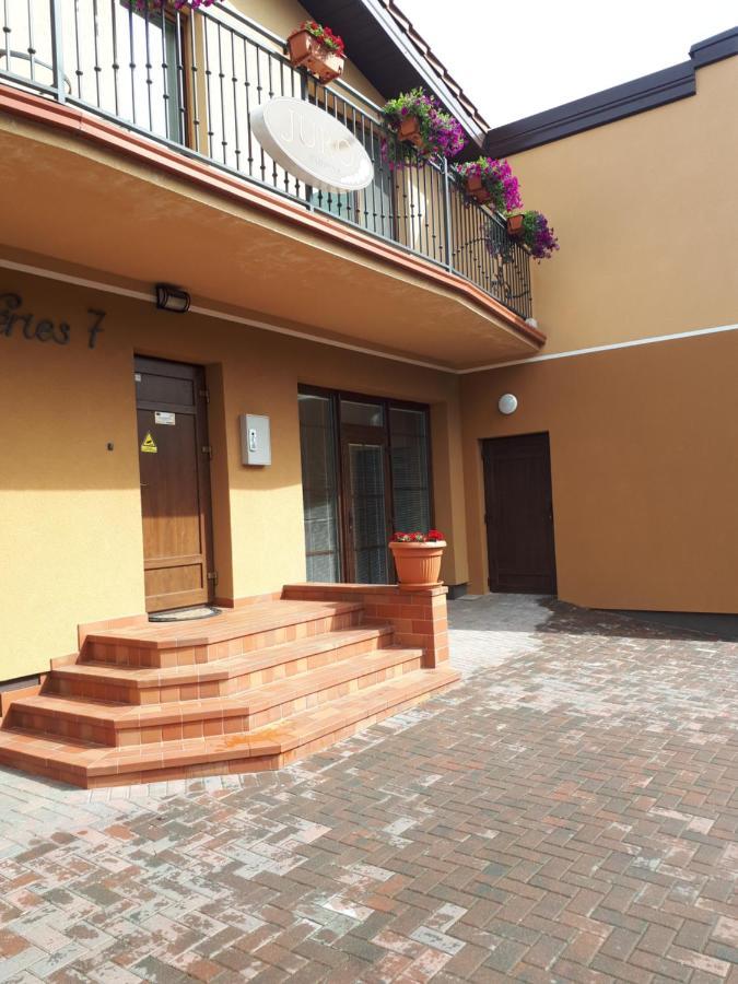 Juro Guest House Šiauliai Dış mekan fotoğraf